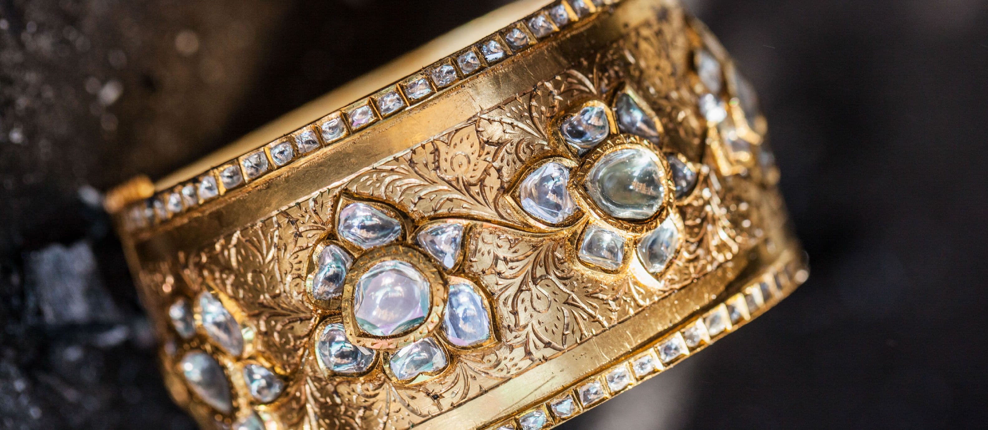 Engraved gold bangle set with polki florets